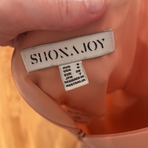 pale pink dress size 4 worn once - Picture 3 of 3